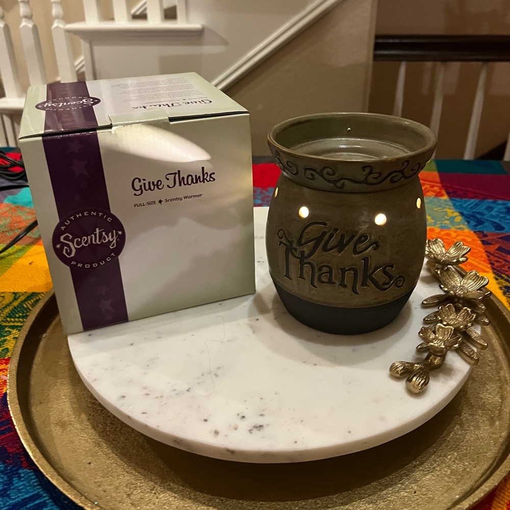 Scentsy Give Thanks Warmer